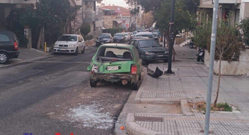 Θεσσαλονίκη: Οδηγός λεωφορείου έχασε τον έλεγχο και παρέσυρε πέντε αυτοκίνητα Θεσσαλονίκη: Οδηγός λεωφορείου έχασε τον έλεγχο και παρέσυρε πέντε αυτοκίνητα