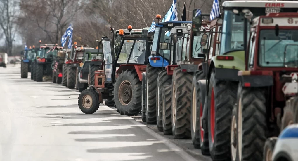 Μπλόκα αγροτών: Τρακτέρ στις εθνικές και… στην Αθήνα - Ποιoι δρόμοι θα κλείσουν