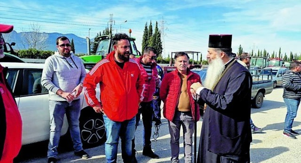 Με την ευλογία Ιεραρχών οι αγροτές Με την ευλογία Ιεραρχών οι αγροτές