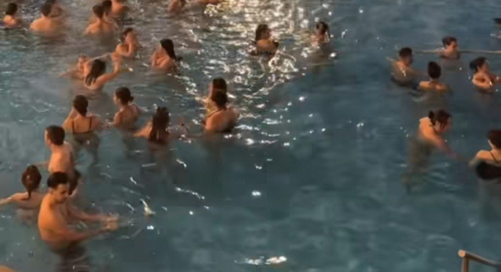Pool party στα Λουτρά Πόζαρ Pool party στα Λουτρά Πόζαρ
