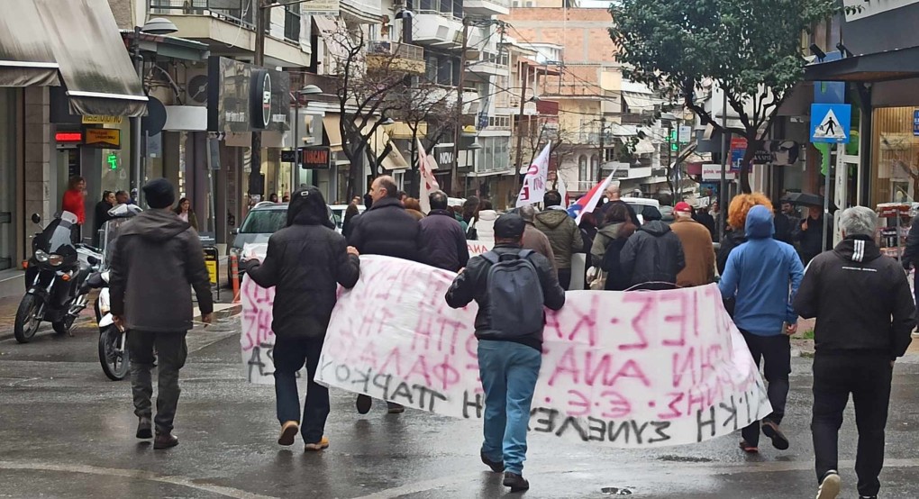Διαμαρτυρία και απότιση τιμής στα θύματα των Τεμπών στα Γιαννιτσά Διαμαρτυρία και απότιση τιμής στα θύματα των Τεμπών στα Γιαννιτσά