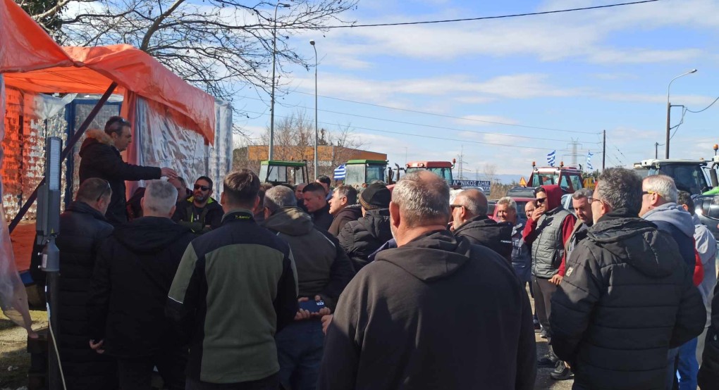 Μπλόκο Παραλίμνης: Ενημέρωση για όσα είπε ο Μητσοτάκης στους αγρότες-Καμία απόφαση για τις κινητοποιήσεις(φώτος, video) Μπλόκο Παραλίμνης: Ενημέρωση για όσα είπε ο Μητσοτάκης στους αγρότες-Καμία απόφαση για τις κινητοποιήσεις(φώτος, video)