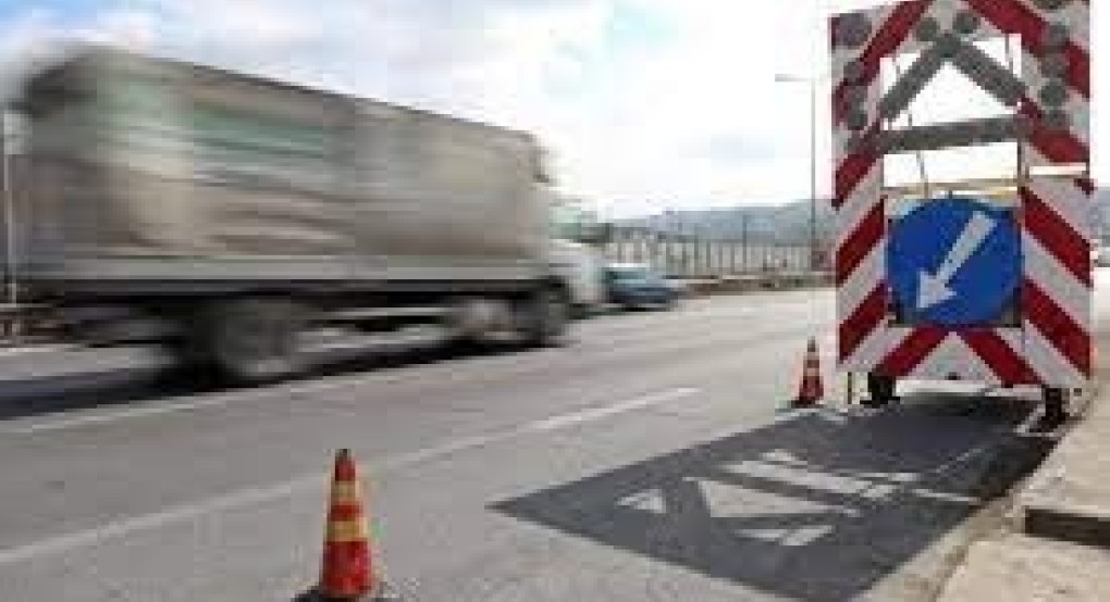Εργασίες συντήρησης στο δίκτυο οδοφωτισμού επί της Λεωφόρου Γεωργικής Σχολής από την ΠΚΜ Εργασίες συντήρησης στο δίκτυο οδοφωτισμού επί της Λεωφόρου Γεωργικής Σχολής από την ΠΚΜ