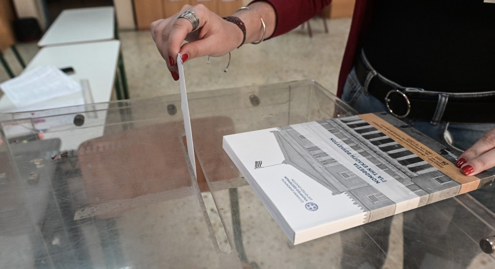 Δημοσκοπήσεις: Το πολιτικό τοπίο ενόψει των ευρωεκλογών – Οι χαμένοι, οι κερδισμένοι και τα «αγκάθια» για την κυβέρνηση Δημοσκοπήσεις: Το πολιτικό τοπίο ενόψει των ευρωεκλογών – Οι χαμένοι, οι κερδισμένοι και τα «αγκάθια» για την κυβέρνηση