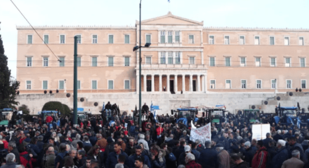 Βουλιάζει το Σύνταγμα στο αγροτικό συλλαλητήριο