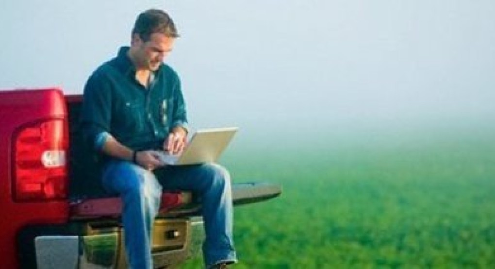 Μόνιμη απαλλαγή των αγροτών από το τέλος επιτηδεύματος με νέο φορολογικό νομοσχέδιο Μόνιμη απαλλαγή των αγροτών από το τέλος επιτηδεύματος με νέο φορολογικό νομοσχέδιο