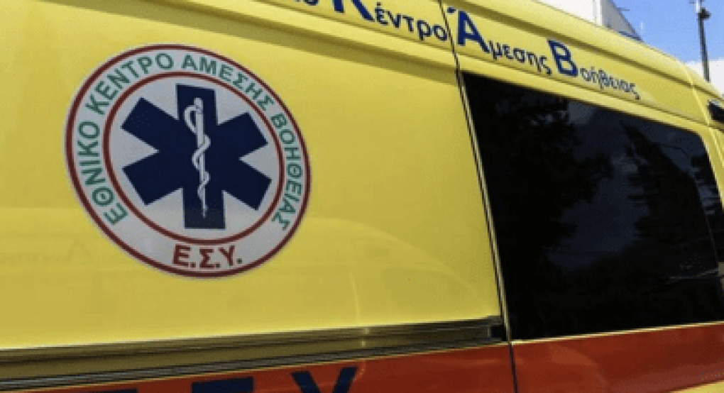 Τροχαίο στο Ψυχικό: Σύγκρουση ΙΧ με ασθενοφόρο Τροχαίο στο Ψυχικό: Σύγκρουση ΙΧ με ασθενοφόρο