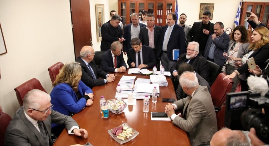 Αυγενάκης από Κοζάνη: Ο διάλογος με τους αγρότες συνεχίζεται- Στόχος οι αλλαγές στην ΚΑΠ πριν από τις ευρωεκλογές Αυγενάκης από Κοζάνη: Ο διάλογος με τους αγρότες συνεχίζεται- Στόχος οι αλλαγές στην ΚΑΠ πριν από τις ευρωεκλογές