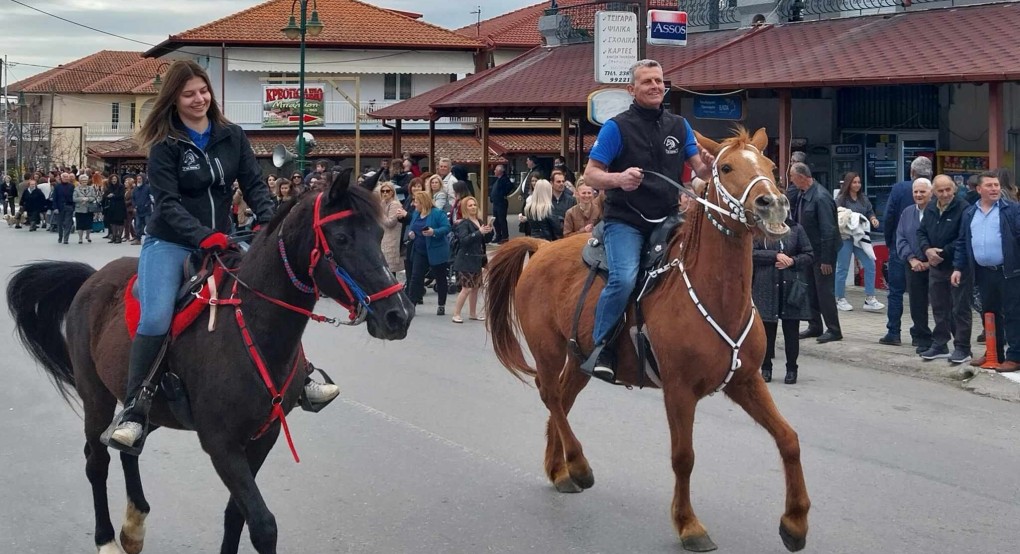 Αραβησσός: Με "καλπασμούς" η παρέλαση της 25ης Μαρτίου