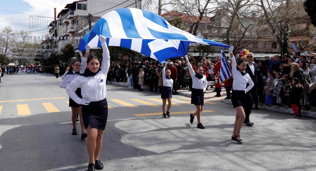 121 φωτογραφικά στιγμιότυπα για την 25η Μαρτίου στη Σκύδρα!