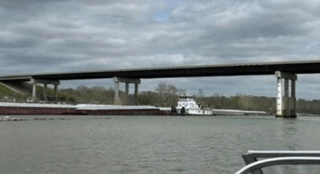ΗΠΑ: Πάλι έπεσε πλοίο σε γέφυρα! (βίντεο)