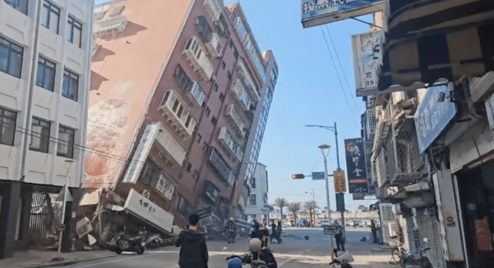 Τουλάχιστον 70 ανθρακωρύχοι εγκλωβισμένοι στην Ταϊβάν μετά τον «Εγκέλαδο» Τουλάχιστον 70 ανθρακωρύχοι εγκλωβισμένοι στην Ταϊβάν μετά τον «Εγκέλαδο»