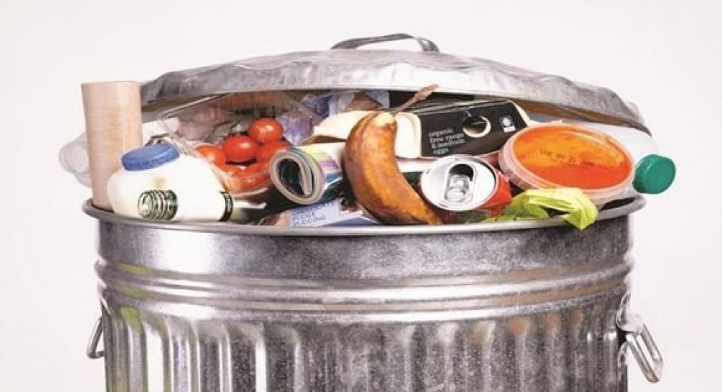 Φαγητό στα σκουπίδια… κίνδυνος για τον πλανήτη μας
