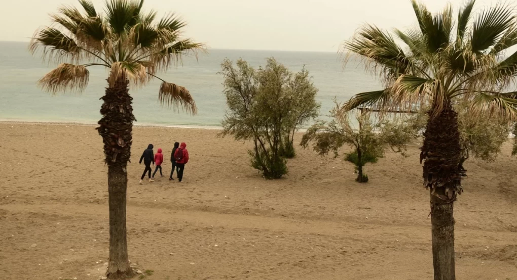 Καιρός: Αλλάζει το σκηνικό με «βουτιά» της θερμοκρασίας, βροχές και σκόνη Καιρός: Αλλάζει το σκηνικό με «βουτιά» της θερμοκρασίας, βροχές και σκόνη