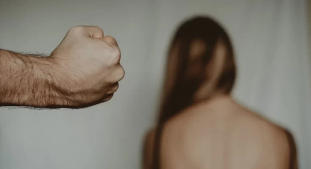 Ενδοοικογενειακή βία: Kάθε 45 λεπτά η ΕΛΑΣ δέχεται μία καταγγελία