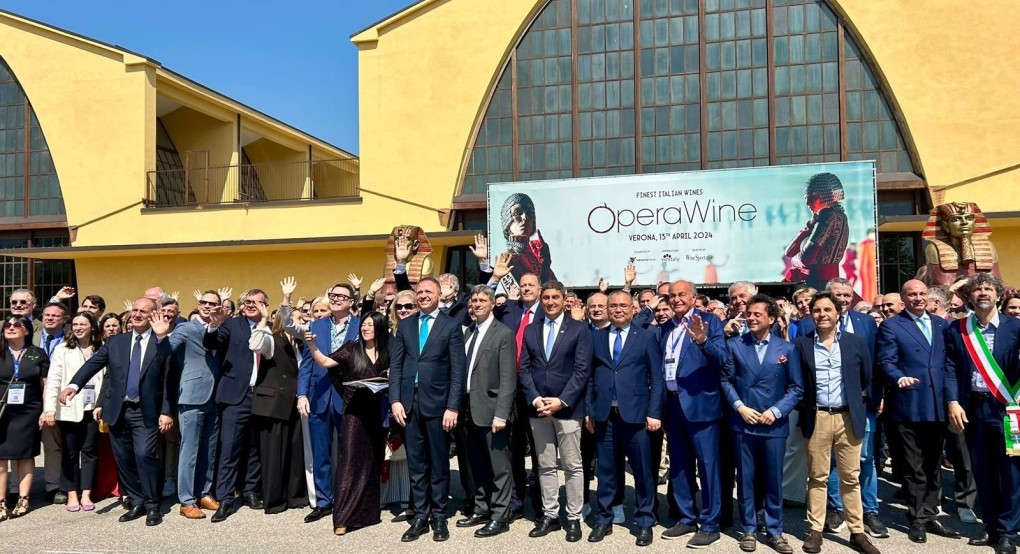 Η Ελλάδα τιμώμενη χώρα της διεθνούς έκθεσης οίνων και ποτών στη Βερόνα της Ιταλίας