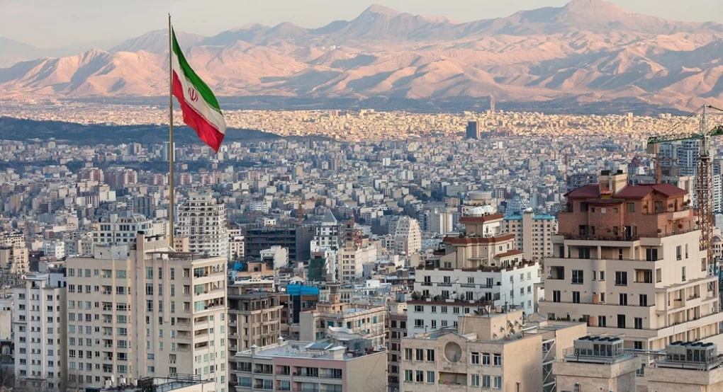 Οι ΗΠΑ ενισχύουν τις κυρώσεις στο Ιράν – Σφίγγει ο κλοιός γύρω από την Τεχεράνη