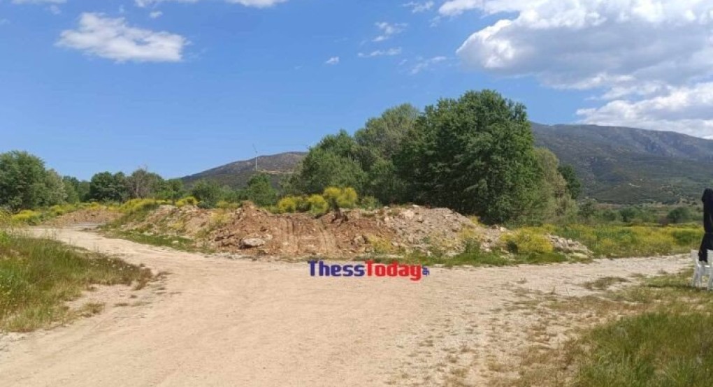 Τέμπη: Εντοπίστηκαν υπολείμματα οστών στο οικόπεδο των ερευνών – Εξετάζεται αν ανήκουν σε ζώα ή σε άνθρωπο Τέμπη: Εντοπίστηκαν υπολείμματα οστών στο οικόπεδο των ερευνών – Εξετάζεται αν ανήκουν σε ζώα ή σε άνθρωπο