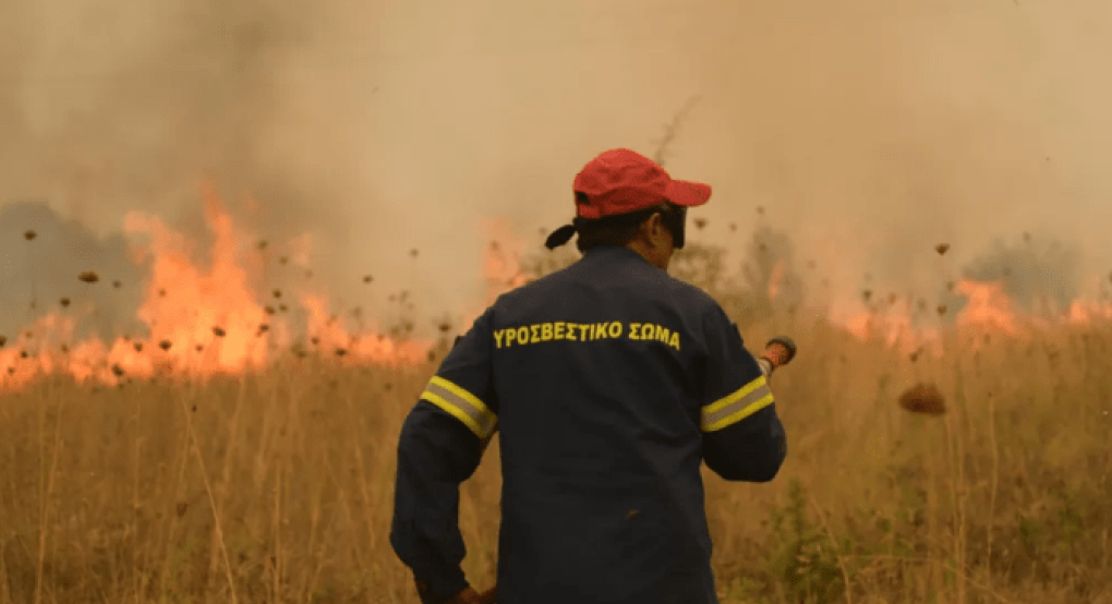 Μεγάλη πυρκαγιά στην Πάρο - Μήνυμα του 112 σε κατοίκους