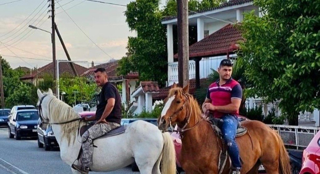 Ριζοχώρι Αλμωπίας: Με άλογα και ποντιακά γιόρτασαν τον Άγιο Γεώργιο