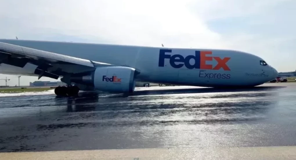 Κωνσταντινούπολη -Αεροπλάνο έκανε αναγκαστική προσγείωση στο αεροδρόμιο με την «κοιλιά»