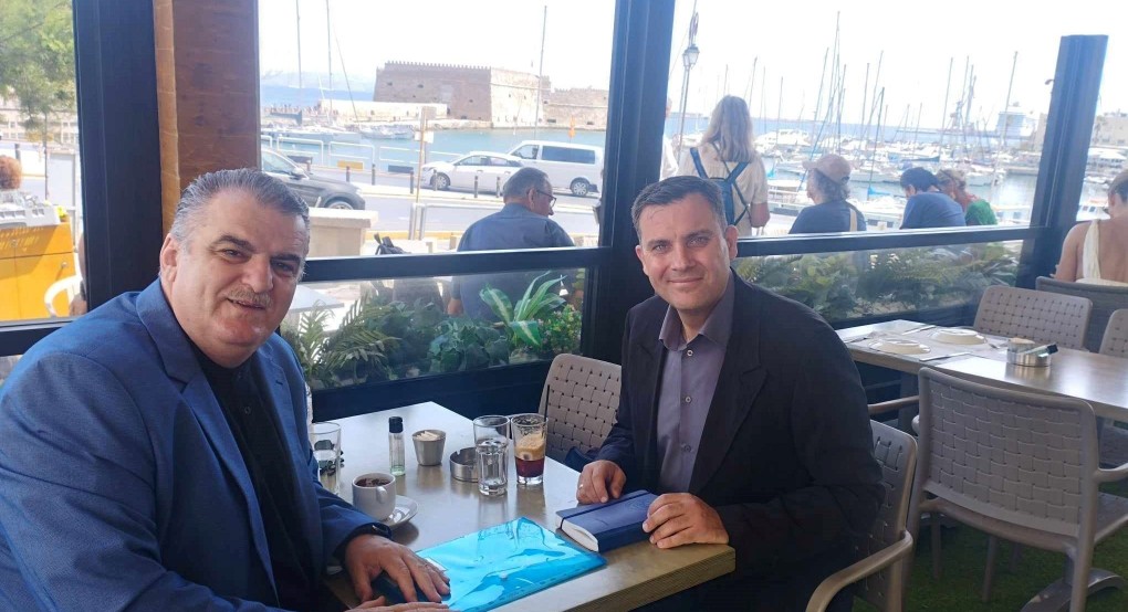 Νίκος Πετρουλάκης: «Οι 27.500 Στρατιωτικοί ΕΠΟΠ θα χάσουν τη δουλειά τους, μόλις γίνουν 50 ετών» Νίκος Πετρουλάκης: «Οι 27.500 Στρατιωτικοί ΕΠΟΠ θα χάσουν τη δουλειά τους, μόλις γίνουν 50 ετών»