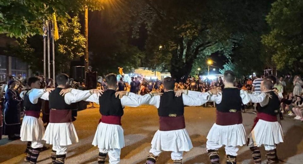 "Βούλιαξε" η Δωροθέα στο πανηγύρι του χωριού "Βούλιαξε" η Δωροθέα στο πανηγύρι του χωριού