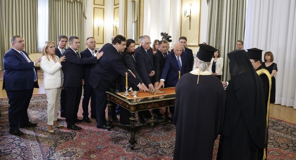 Ορκίστηκαν οι νέοι υπουργοί και υφυπουργοί της κυβέρνησης Ορκίστηκαν οι νέοι υπουργοί και υφυπουργοί της κυβέρνησης