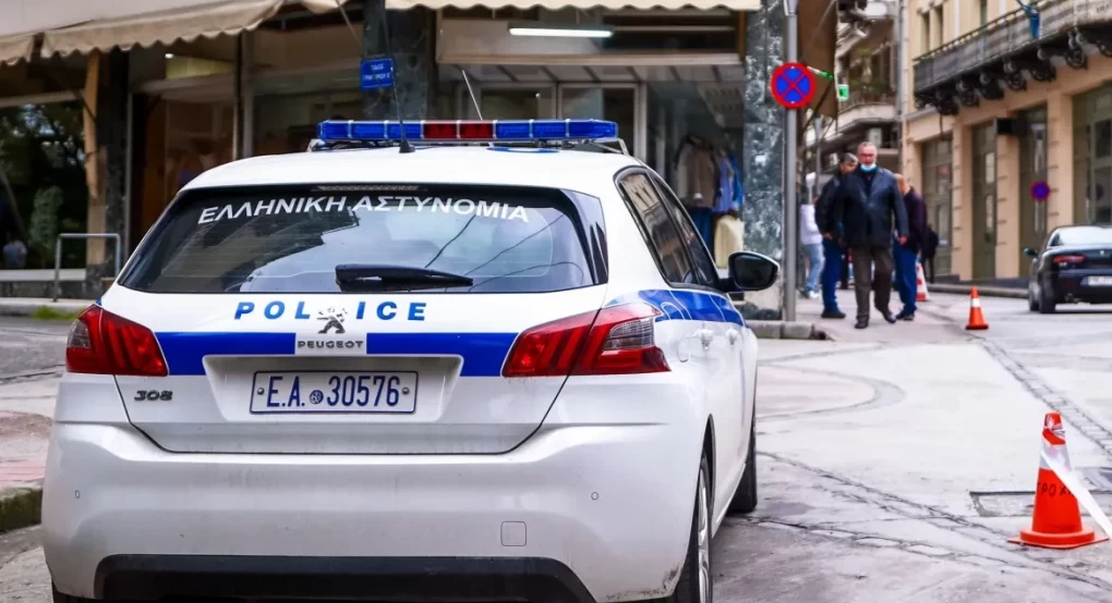 Θεσσαλονίκη: Χειροπέδες σε θαμώνα καφετέριας που παρενόχλησε σεξουαλικά 34χρονη υπάλληλο Θεσσαλονίκη: Χειροπέδες σε θαμώνα καφετέριας που παρενόχλησε σεξουαλικά 34χρονη υπάλληλο