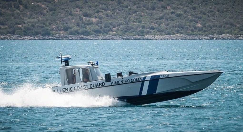 Σύμη: Ένας νεκρός και πέντε τραυματίες από την σύγκρουση ακυβέρνητου ταχύπλοου σκάφους με μετανάστες Σύμη: Ένας νεκρός και πέντε τραυματίες από την σύγκρουση ακυβέρνητου ταχύπλοου σκάφους με μετανάστες