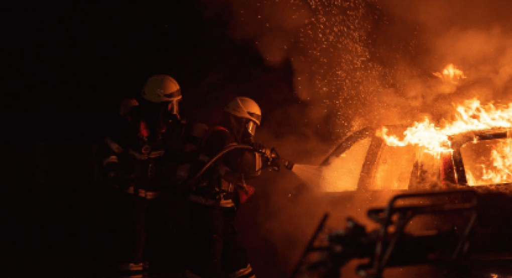 Θεσσαλονίκη: Στις φλόγες όχημα εν κινήσει Θεσσαλονίκη: Στις φλόγες όχημα εν κινήσει