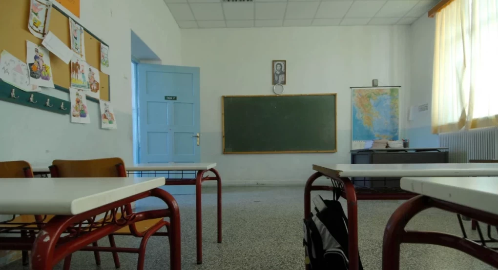 Χαλκίδα: Κλειστά τα σχολεία λόγω καύσωνα Χαλκίδα: Κλειστά τα σχολεία λόγω καύσωνα