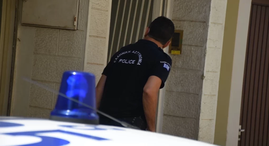 Ενδοοικογενειακή βία: 73 συλλήψεις την Τετάρτη (19/6) - Εγκαθίστανται 20 panic button κάθε βράδυ Ενδοοικογενειακή βία: 73 συλλήψεις την Τετάρτη (19/6) - Εγκαθίστανται 20 panic button κάθε βράδυ