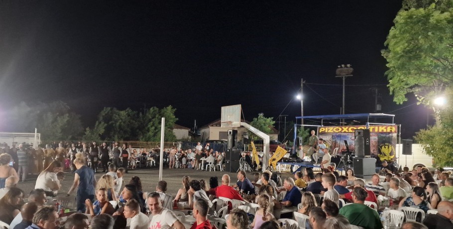 Πλήθος κόσμου στα 14α  Ριζοχωρίτικα