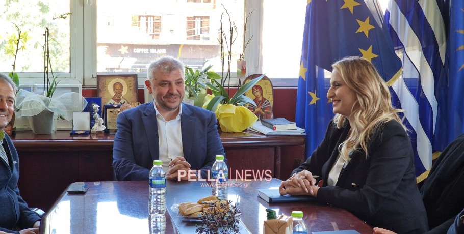 "Καύσωνας" συναντήσεων για τον Νίκο Παρούτογλου
