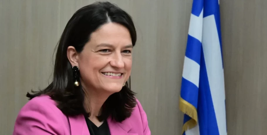 Κεραμέως: Δεν υπάρχει 6ήμερη εργασία -Έκτακτη βάρδια μόνο σε συγκεκριμένες επιχειρήσεις