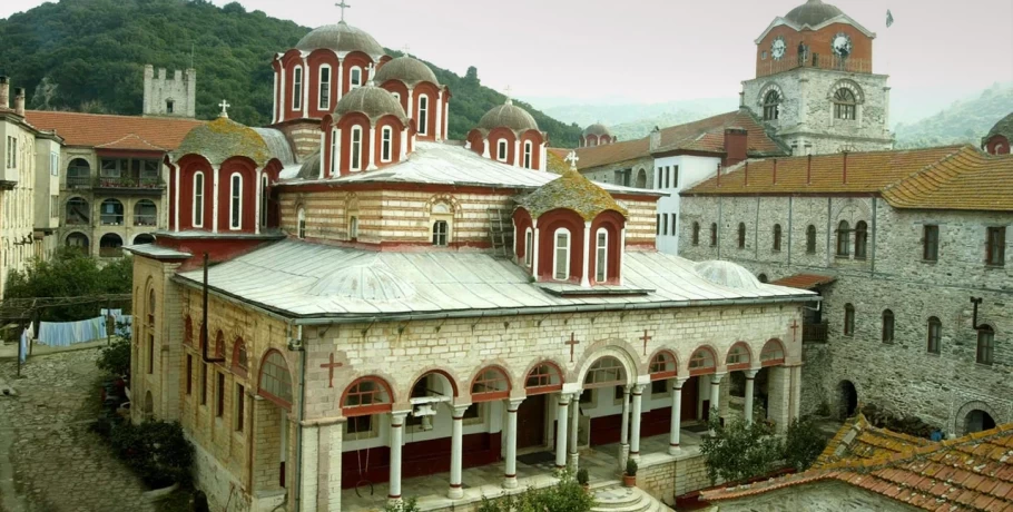 Άγιο Όρος: Η ΕΛ.ΑΣ. ετοιμάζει έφοδο στη Μονή Εσφιγμένου