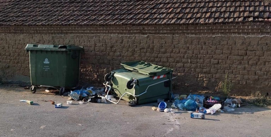 Προφήτης Ηλίας Σκύδρας: μήπως να καθαρίζατε; / το χωριό έχει πανηγύρι!