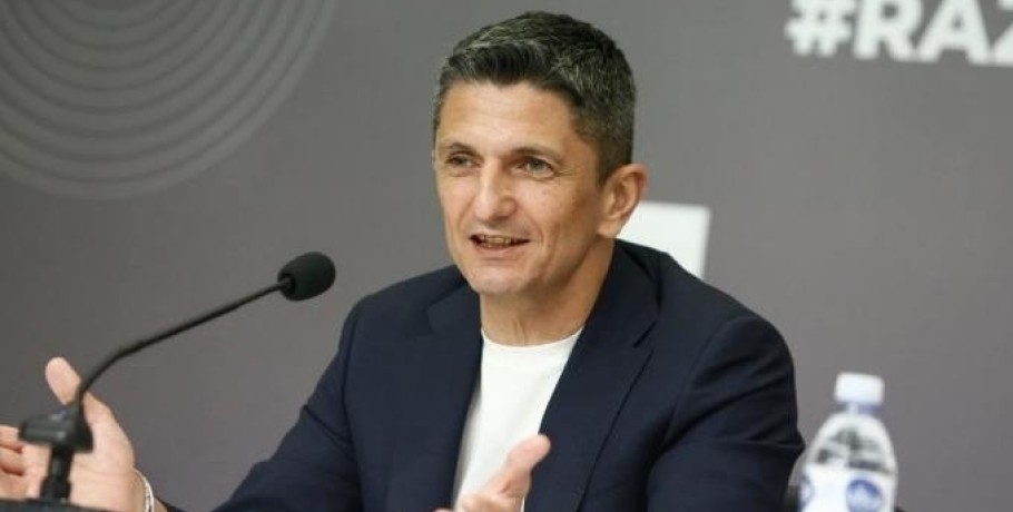 Λουτσέσκου: «Ο κόσμος μπορεί δικαιωματικά να ονειρεύεται, εγώ θα πηγαίνω game by game»