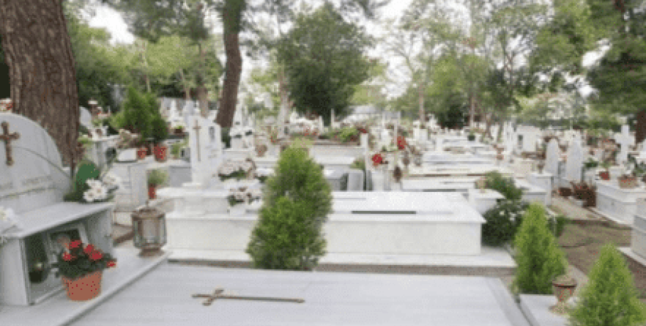Λαμία: 51χρονος από γραφείο τελετών κατέρρευσε και πέθανε την ώρα που άνοιγε τάφο