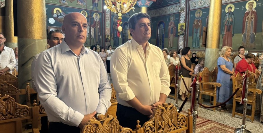 Πλαγιάρι: Eσπερινός  και περιφορά της εικόνας της Παναγίας (pic)