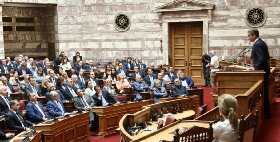 ΝΔ: Εντατικό «μασάζ» σε βουλευτές με ενημερώσεις για ακρίβεια, καθημερινότητα
