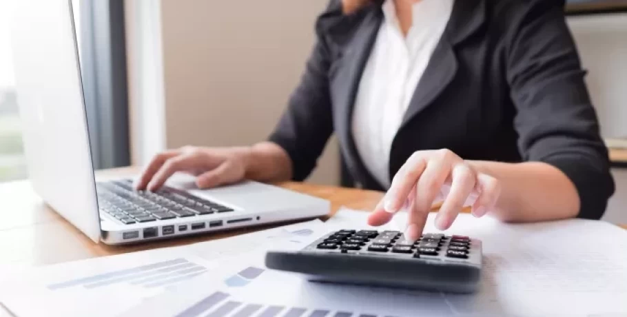 Αρχίζουν οι αιτήσεις για τη ρύθμιση χρεών προς δήμους, περιφέρειες και ΔΕΥΑ σε έως 60 δόσεις