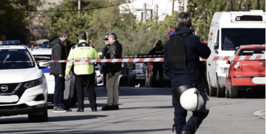 Συναγερμός στη Λάρισα: Βρέθηκε πτώμα ημίγυμνου άνδρα μέσα σε νταλίκα