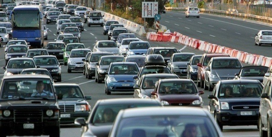 Η ΑΑΔΕ πατάει το κουμπί με ηλεκτρονικές διασταυρώσεις για ανασφάλιστα ΙΧ και οχήματα με απλήρωτα τέλη κυκλοφορίας και ΚΤΕΟ