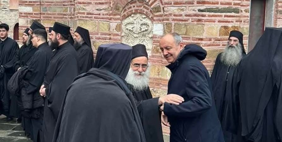 Προσκύνημα του Θοδωρή Καράογλου στην Ιερά Μονή Βατοπαιδίου