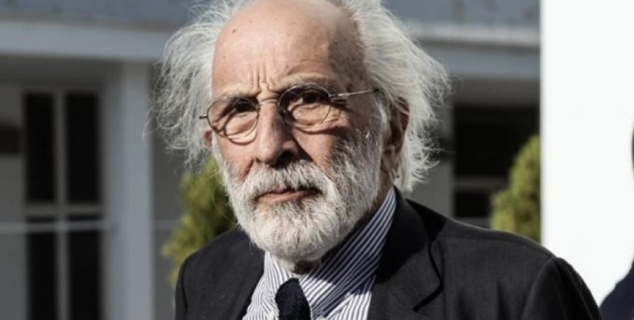 Αλέξανδρος Λυκουρέζος: Διακομίστηκε εσπευσμένα στον Ερυθρό Σταυρό