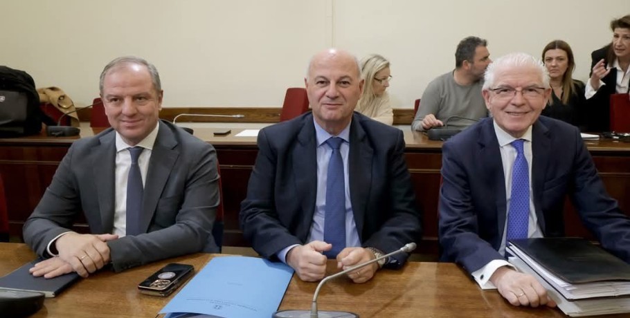 ΥΠΑΑΤ: 23,1 εκατ. ευρώ σε αποζημιώσεις για μηλοπαραγωγούς, ροδάκινα, ακακίες και ζημιές από το Antonov