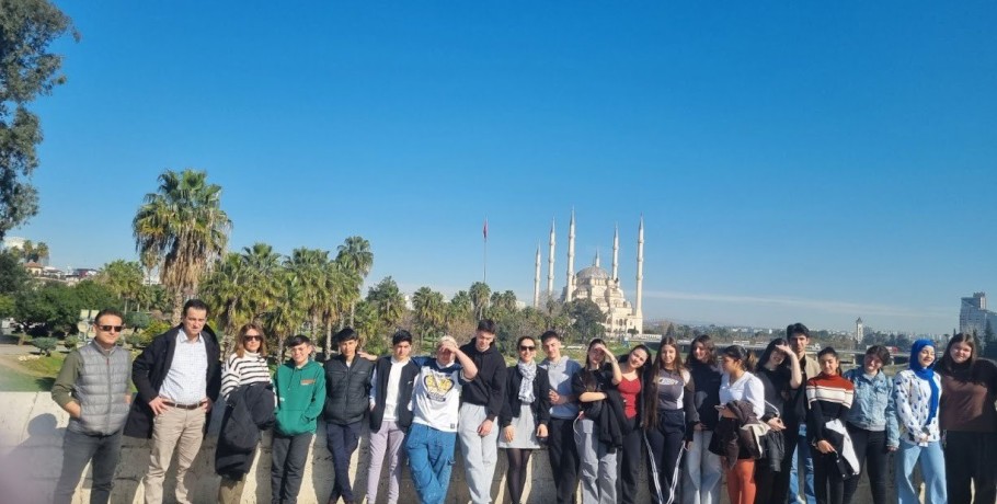 Το Γενικό Λύκειο Αξού στα Άδανα της Τουρκίας