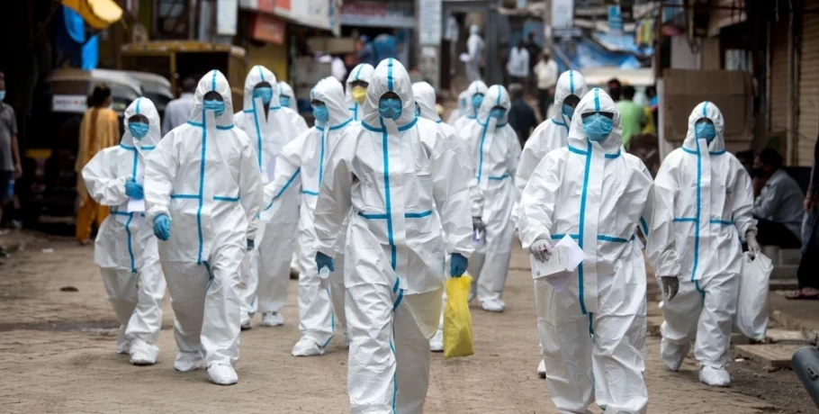Guardian: Πέντε χρόνια από την πανδημία της Covid – Τι έχει αλλάξει και πόσο προετοιμασμένοι είμαστε για μια ενδεχόμενη απειλή;